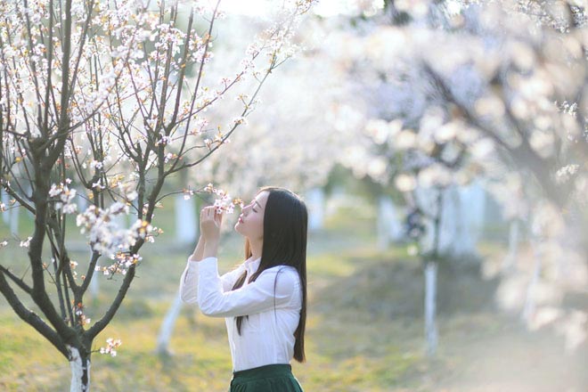 久坐白领腰痛反复？办公室症状识别、坐姿调