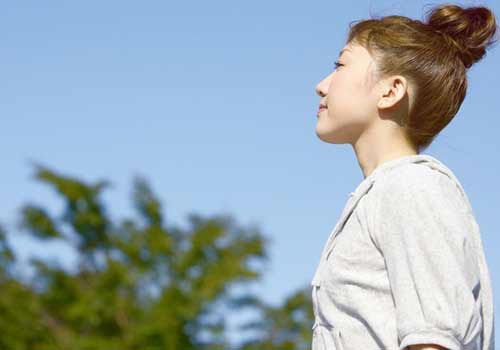 如何运用瑜伽让你的颈椎得到更好的治疗？