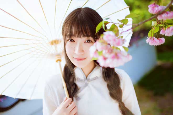 瑜伽动作拉伸脊柱，助你瞬间长高5cm！