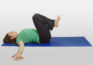 扭转弯膝瑜伽动作一1 缓解消化不良的三式瑜伽动作(图1)