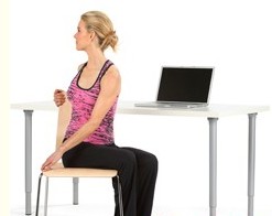 8个塑身材减疲劳的办公室瑜伽动作(图4)