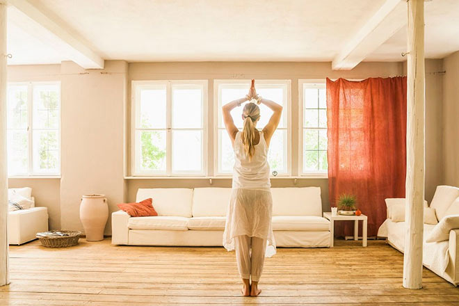 腰椎间盘突出症瑜伽保健操图解