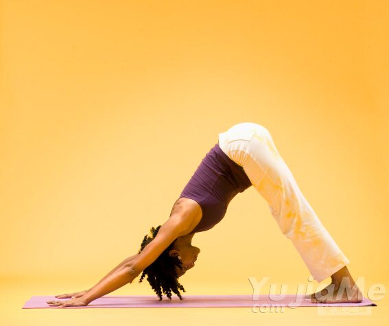 12个瑜伽姿势缓解办公室久坐疲劳(图2)