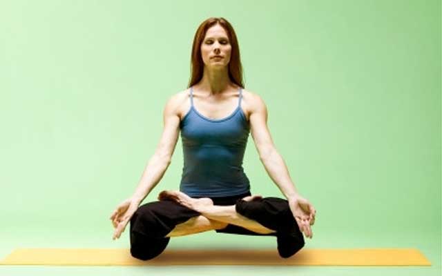 拯救久坐一族的身体健康-椅子瑜伽