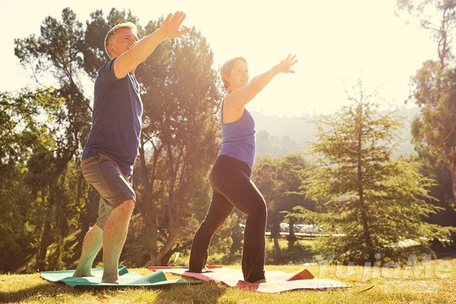 瑜伽关节炎 这些瑜伽体式可以帮你治疗和缓解关节疼痛(图1)