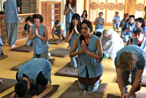 瑜伽108拜是让我们找回“真正健康”