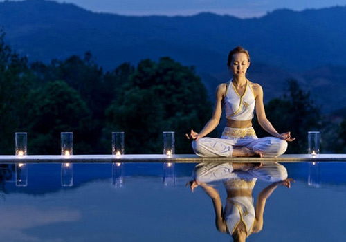 缓解坐骨神经痛的理疗瑜伽动作