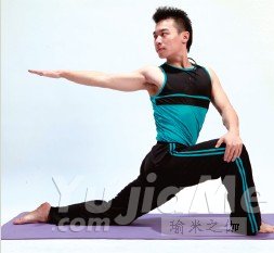 五个经络瑜伽动作改善男性体质，促进新陈代谢与血液循环(图3)