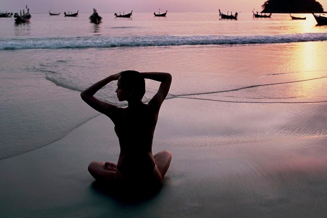 每日健康操指南：三个动作提升柔软度与心肺