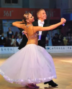 姿势、姿态与架型：掌握国标舞技术的重要要素(图2)