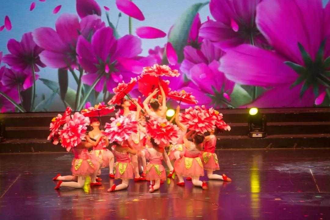 少儿新春文艺晚会启动,素质教育成果展示平台助力青少年成长(图25) 少儿新春文艺晚会启动,素质教育成果展示平台助力青少年成长(图25)