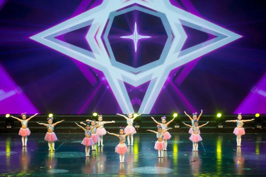 少儿新春文艺晚会启动,素质教育成果展示平台助力青少年成长(图23) 少儿新春文艺晚会启动,素质教育成果展示平台助力青少年成长(图23)