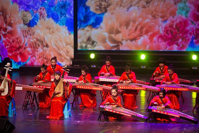 新春文艺晚会展现青少年艺术风采，推动校园文化繁荣发展(图44)