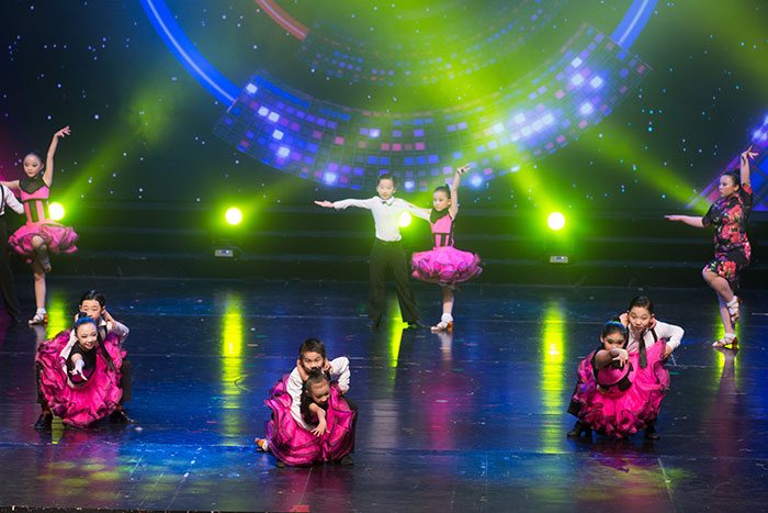 新春文艺晚会展现青少年艺术风采，推动校园文化繁荣发展(图30)