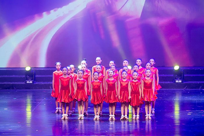 新春文艺晚会展现青少年艺术风采，推动校园文化繁荣发展(图26)